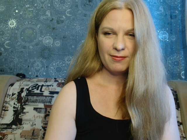 BlondeFox's BongaCams show and profile