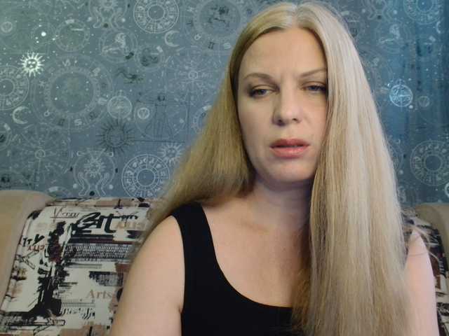 BlondeFox live cam on BongaCams