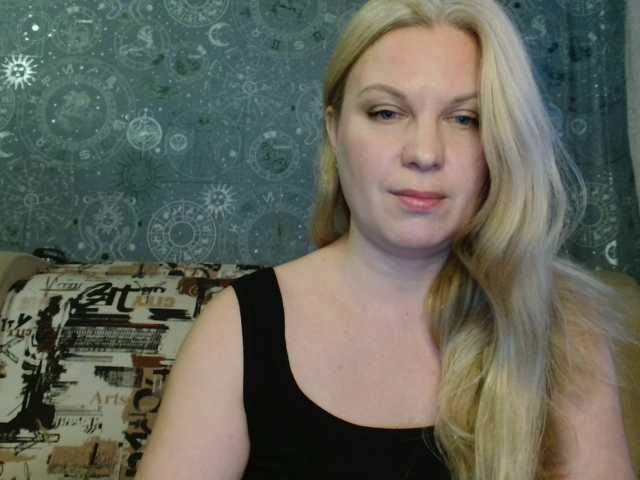 BlondeFox live cam preview