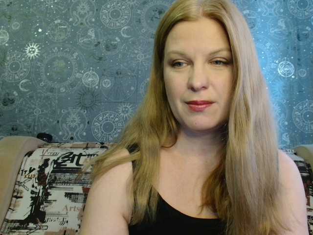 BlondeFox's BongaCams show and profile