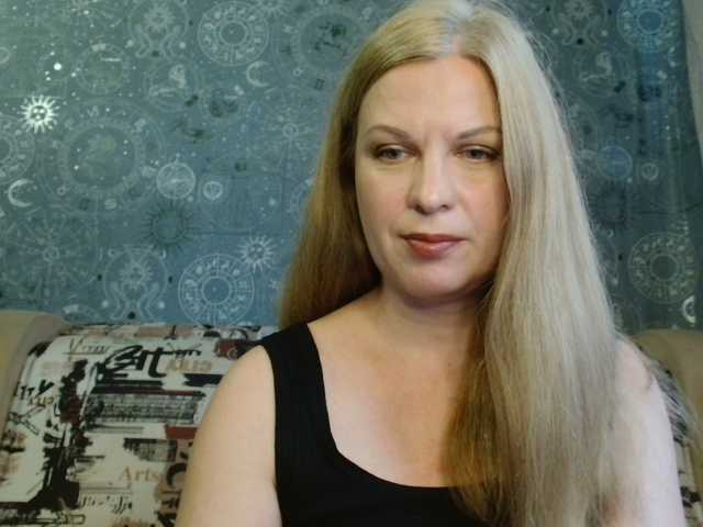 BlondeFox live cam