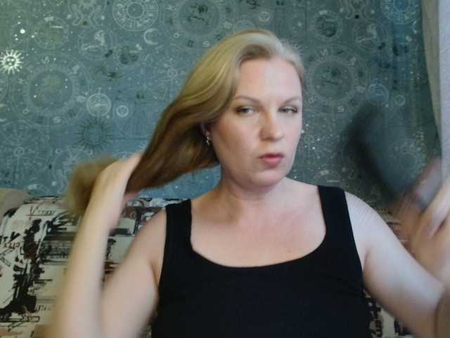 BlondeFox live cam on BongaCams