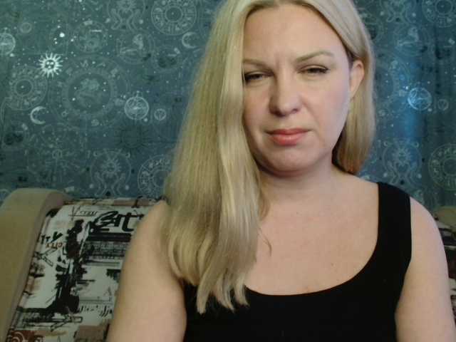 BlondeFox live cam on BongaCams