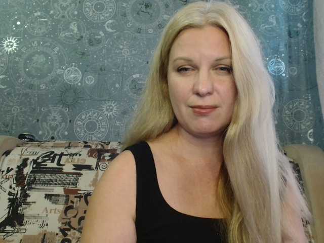 BlondeFox live cam preview