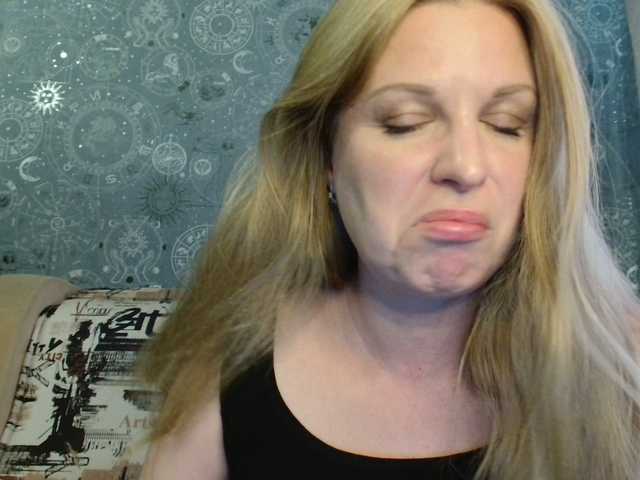 BlondeFox live cam on BongaCams