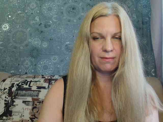 BlondeFox webcam