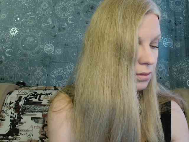 BlondeFox webcam