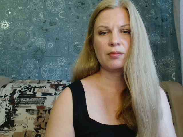 BlondeFox webcam