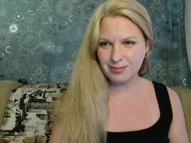BlondeFox webcam