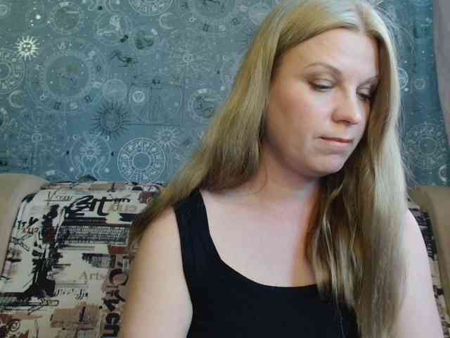 BlondeFox webcam