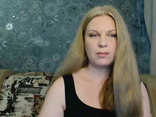 BlondeFox webcam