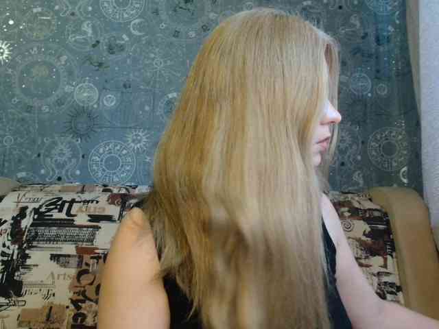 BlondeFox webcam