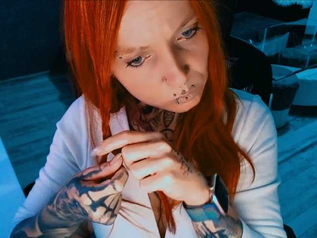 InesModel live cam preview