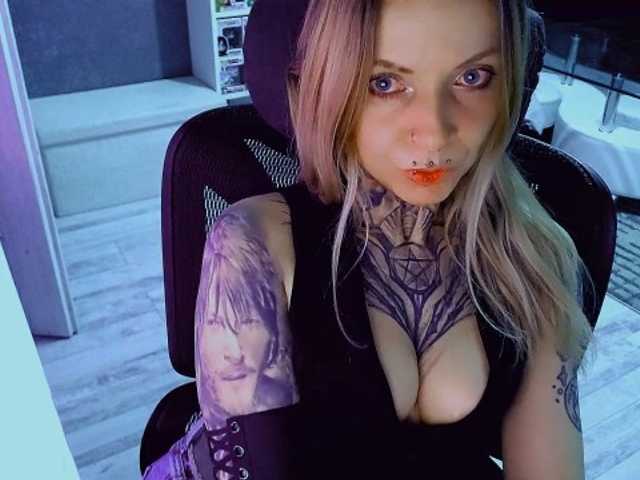 le modèle InesModel est en webcam porno dans un show sur le site bongacams, il possède les tags suivants: White/Caucasian,Blonde,Trimmed