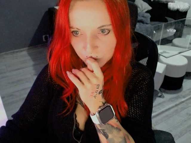InesModel live cam preview