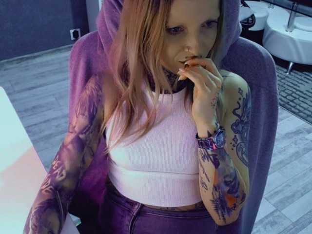 LisaModel's BongaCams show and profile