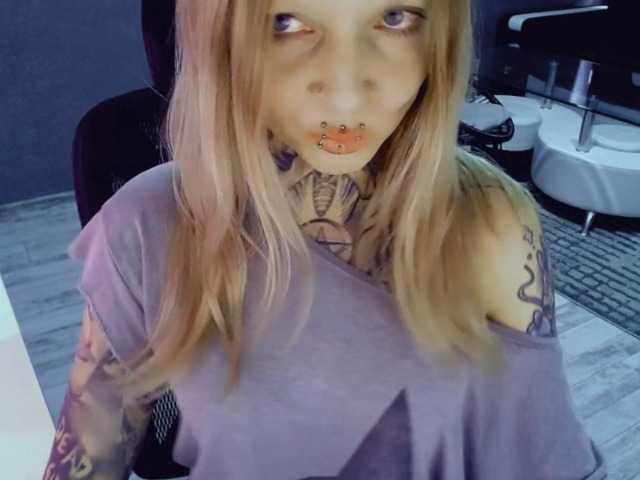 LisaModel's BongaCams show and profile