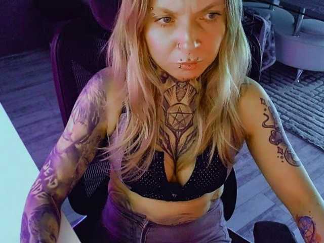 LisaModel live cam on BongaCams