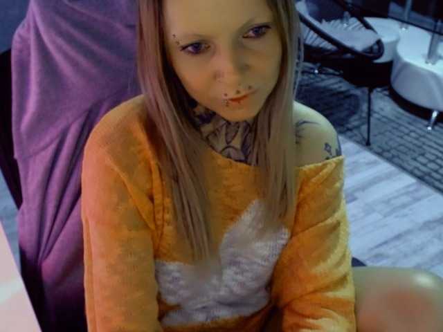 LisaModel's BongaCams show and profile