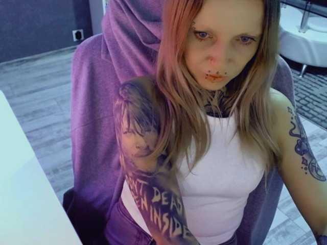 LisaModel's BongaCams show and profile