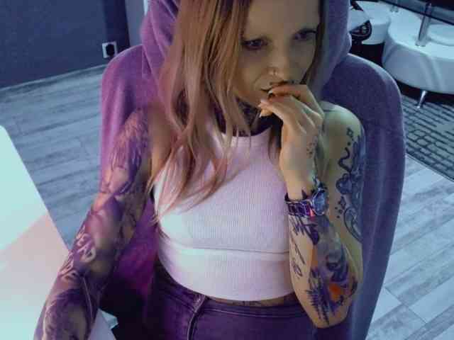 LisaModel Live Webcam on BongaCams