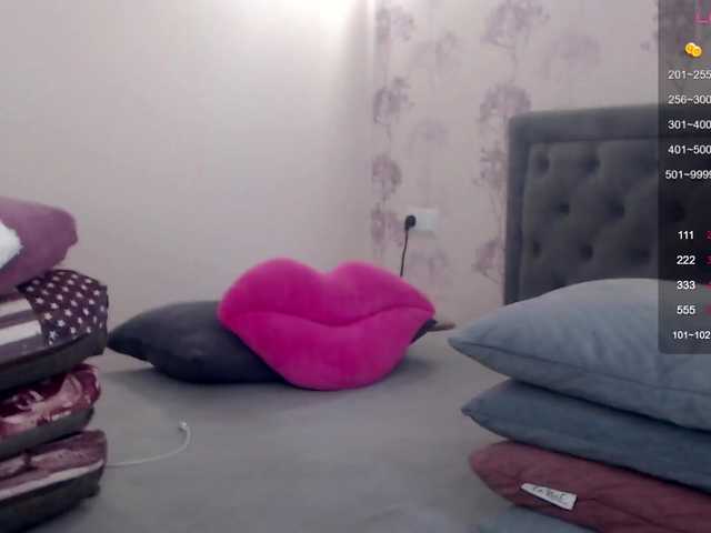 Sexy--Brunettee69 live webcam show