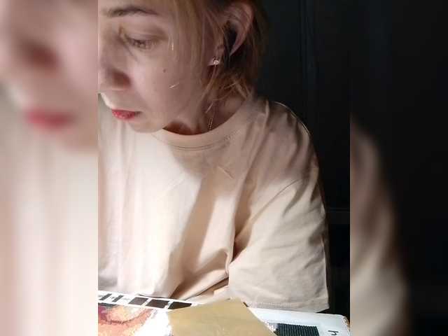 krohaalenaa's BongaCams show and profile