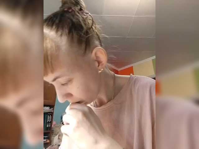 krohaalenaa live cam on BongaCams