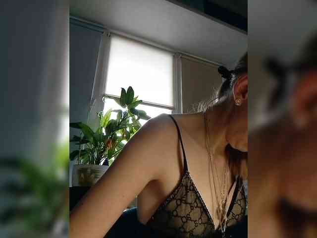 BonnieBlue_ webcam