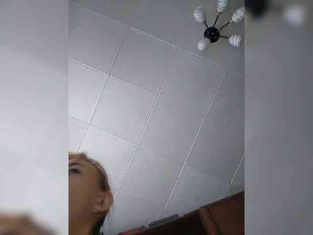 kiss_a webcam