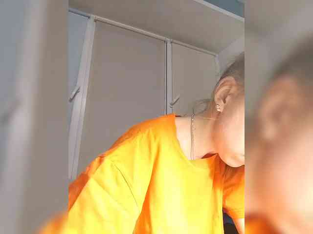 kiss_a webcam