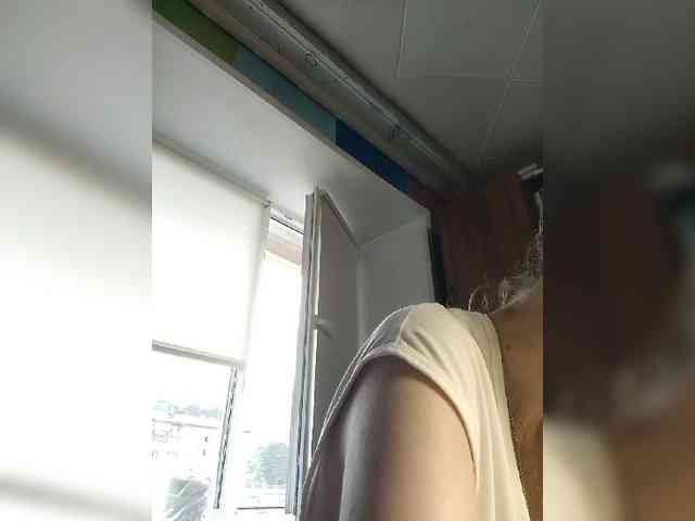kiss_a webcam
