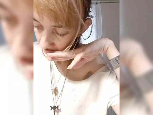 kiss_a webcam