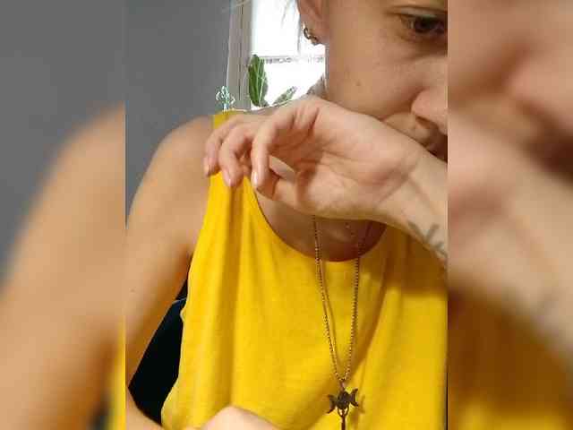BonnieBlue_ webcam