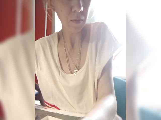 kiss_a webcam