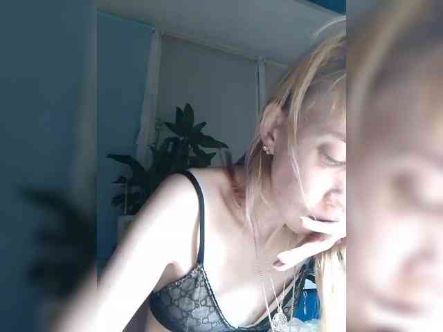BonnieBlue_ webcam