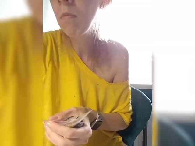 kiss_a webcam