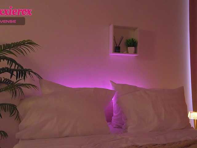 le modèle viXXXie est en webcam porno dans un show sur le site bongacams, il possède les tags suivants: White/Caucasian,Blonde,Shaved