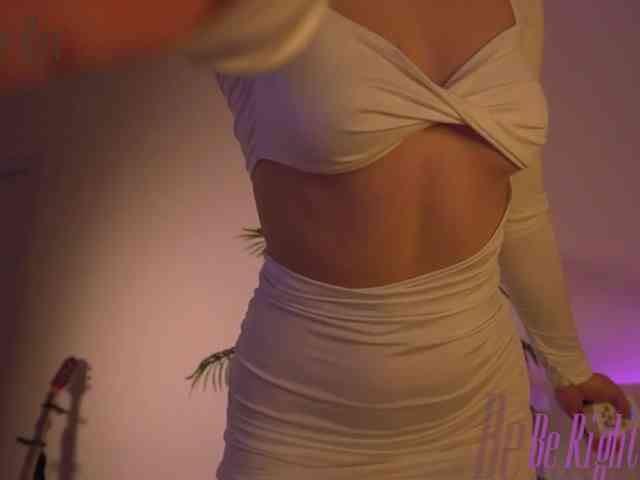 Model: vixxxie