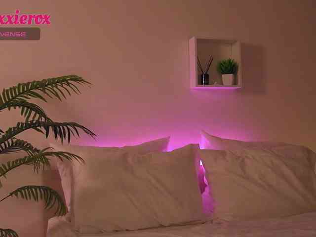 モデル: vixxxie