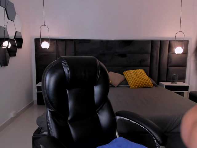 le modèle AbbyDalton est en webcam porno dans un show sur le site bongacams, il possède les tags suivants: Latino/Hispanic,Brunette,Shaved
