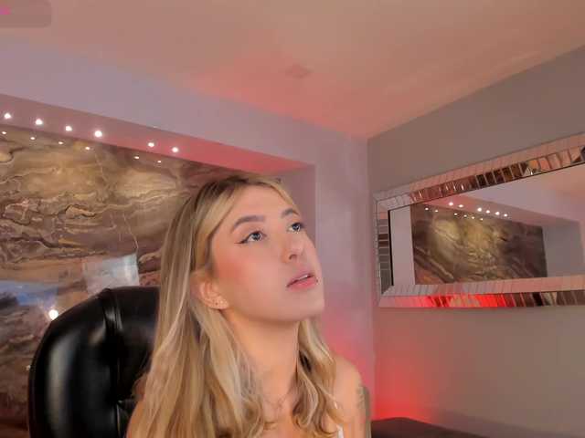 EveBenson live cam on BongaCams