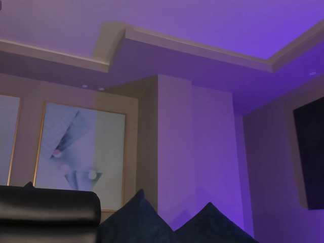 EveBenson's BongaCams show and profile