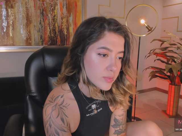 EveBenson live cam on BongaCams
