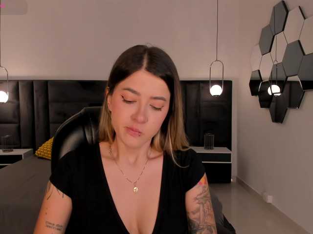 EveBenson live cam on BongaCams