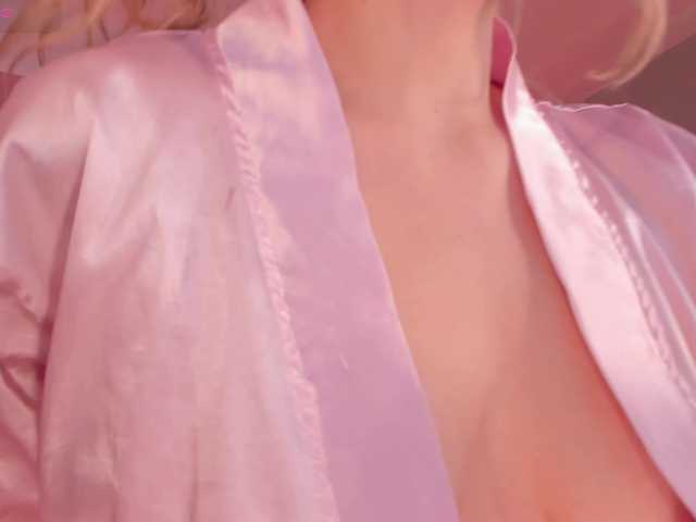 EveBenson live cam on BongaCams