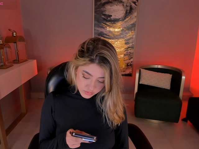 EveBenson live cam on BongaCams