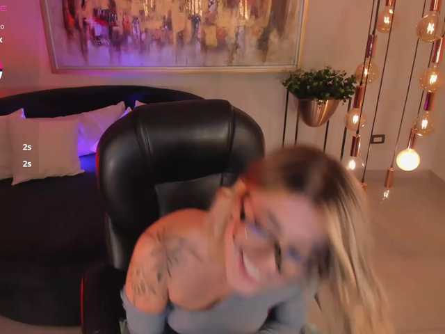 EveBenson live cam on BongaCams