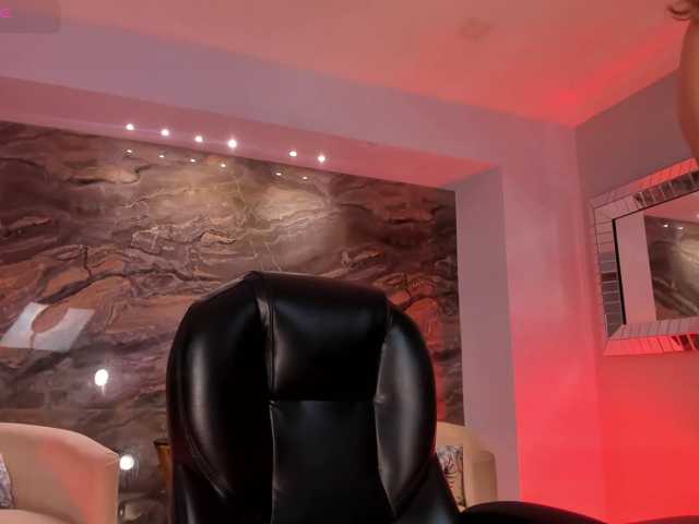 EveBenson live cam on BongaCams