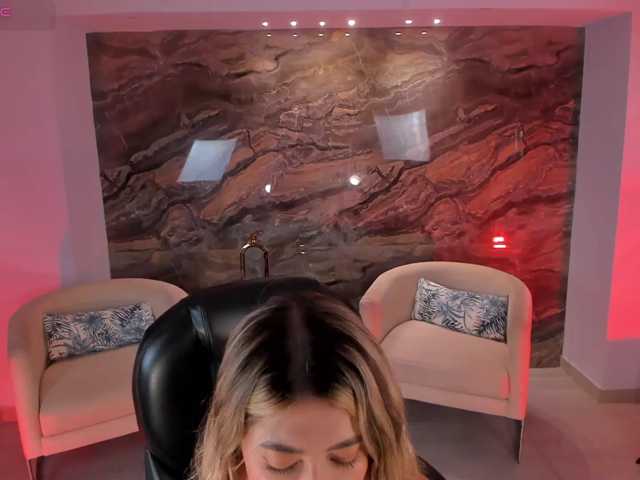 EveBenson live cam on BongaCams